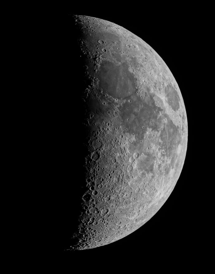 Mond im ersten Viertel    Bild : Hermann Schwarzer